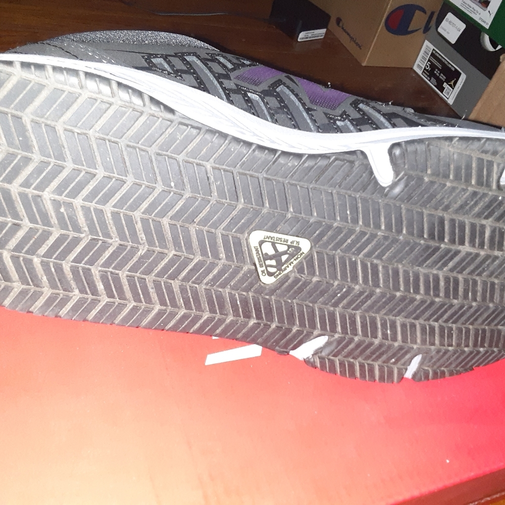 Shoes - Picture 4 of 6